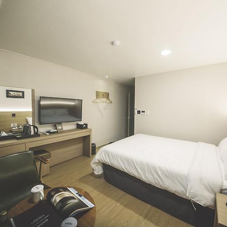 Harbor Hotel Jeju Bagian luar foto