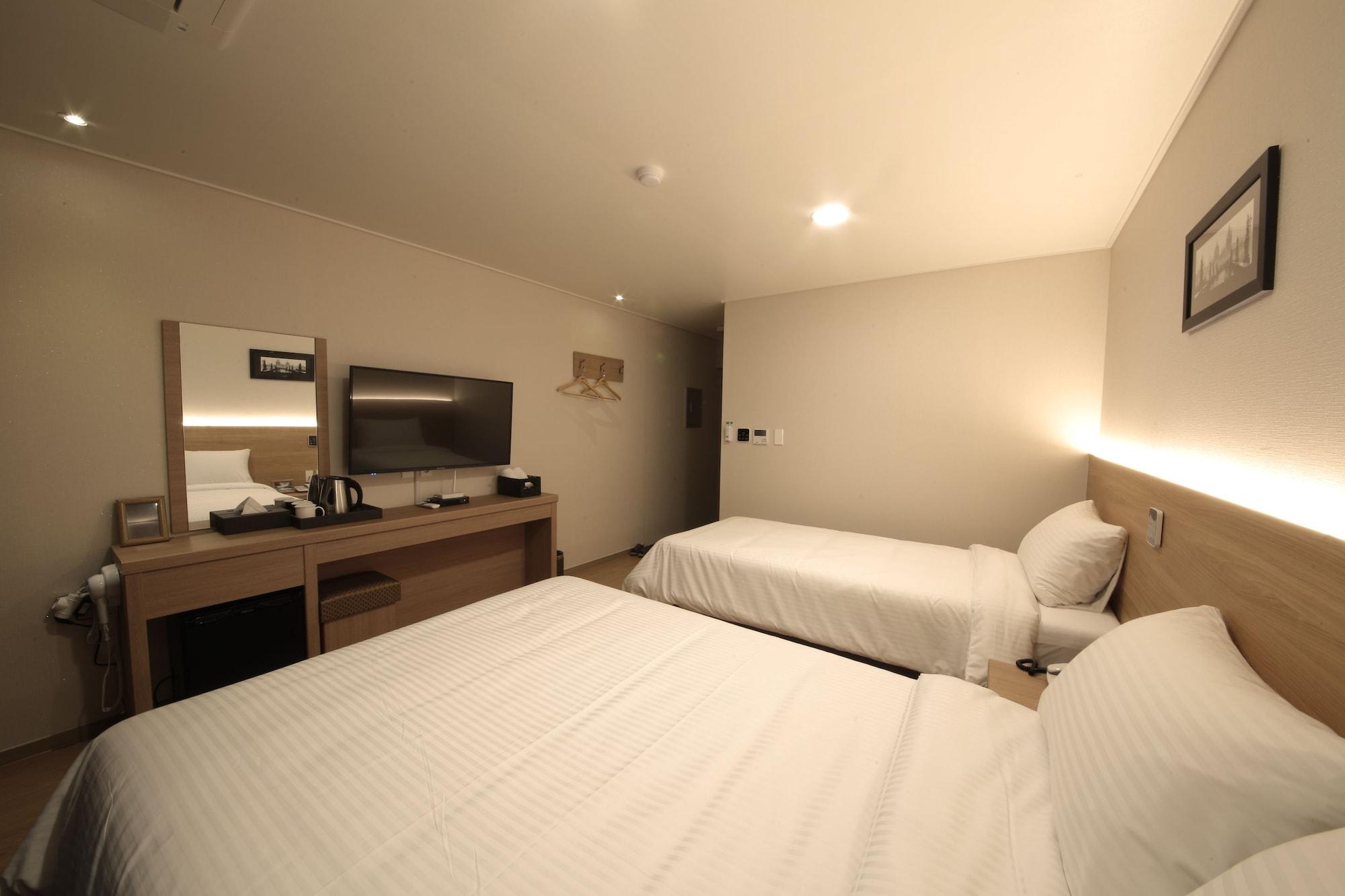 Harbor Hotel Jeju Bagian luar foto