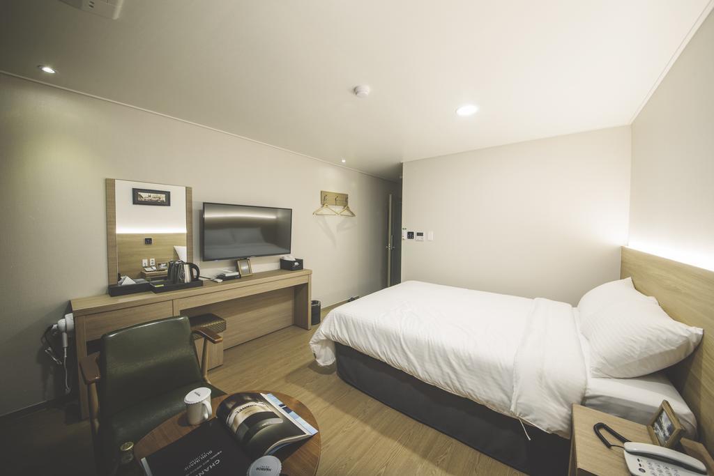 Harbor Hotel Jeju Bagian luar foto