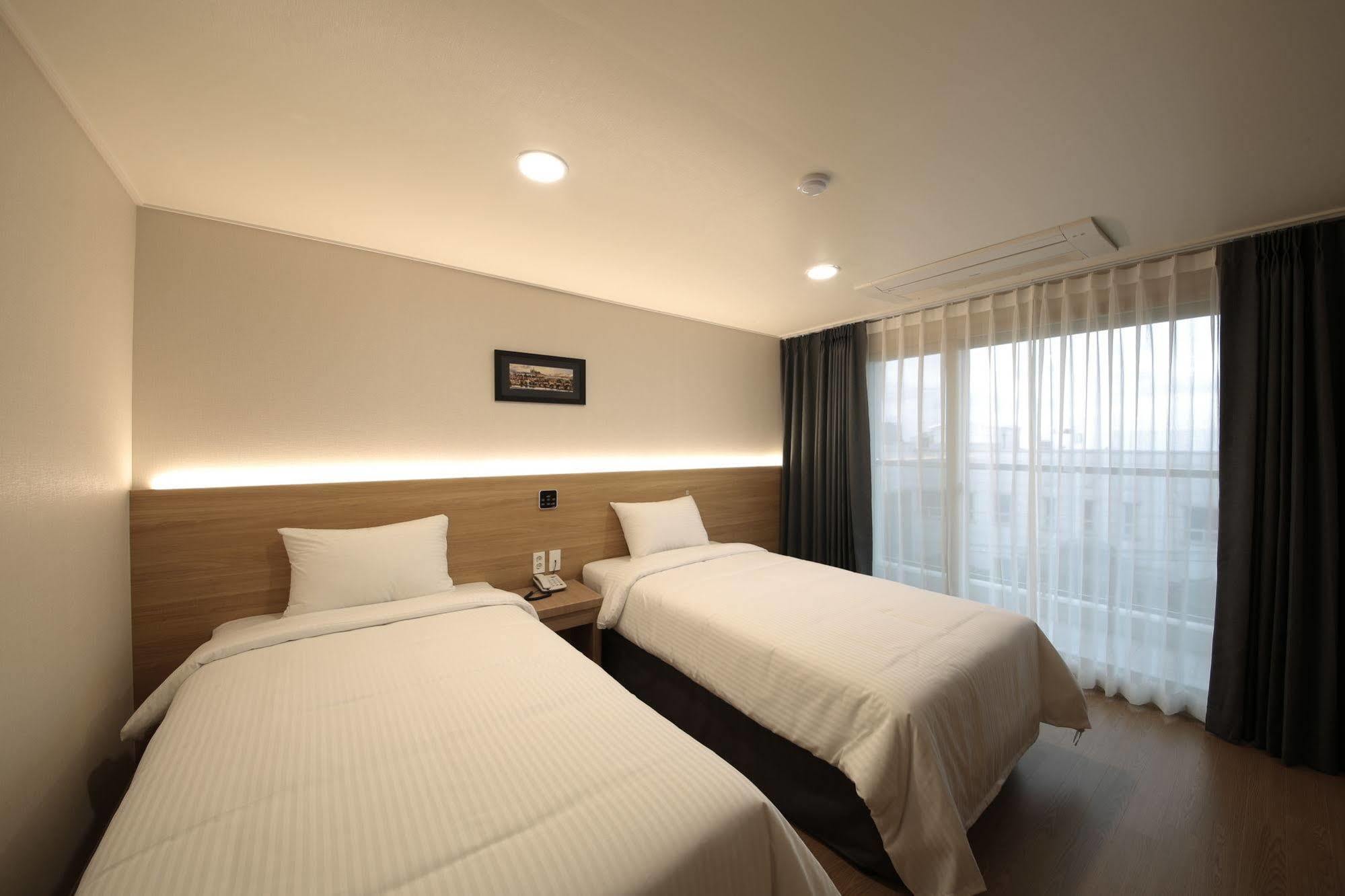 Harbor Hotel Jeju Bagian luar foto