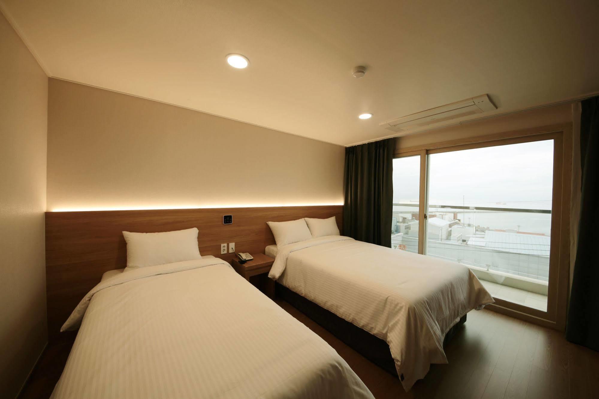 Harbor Hotel Jeju Bagian luar foto