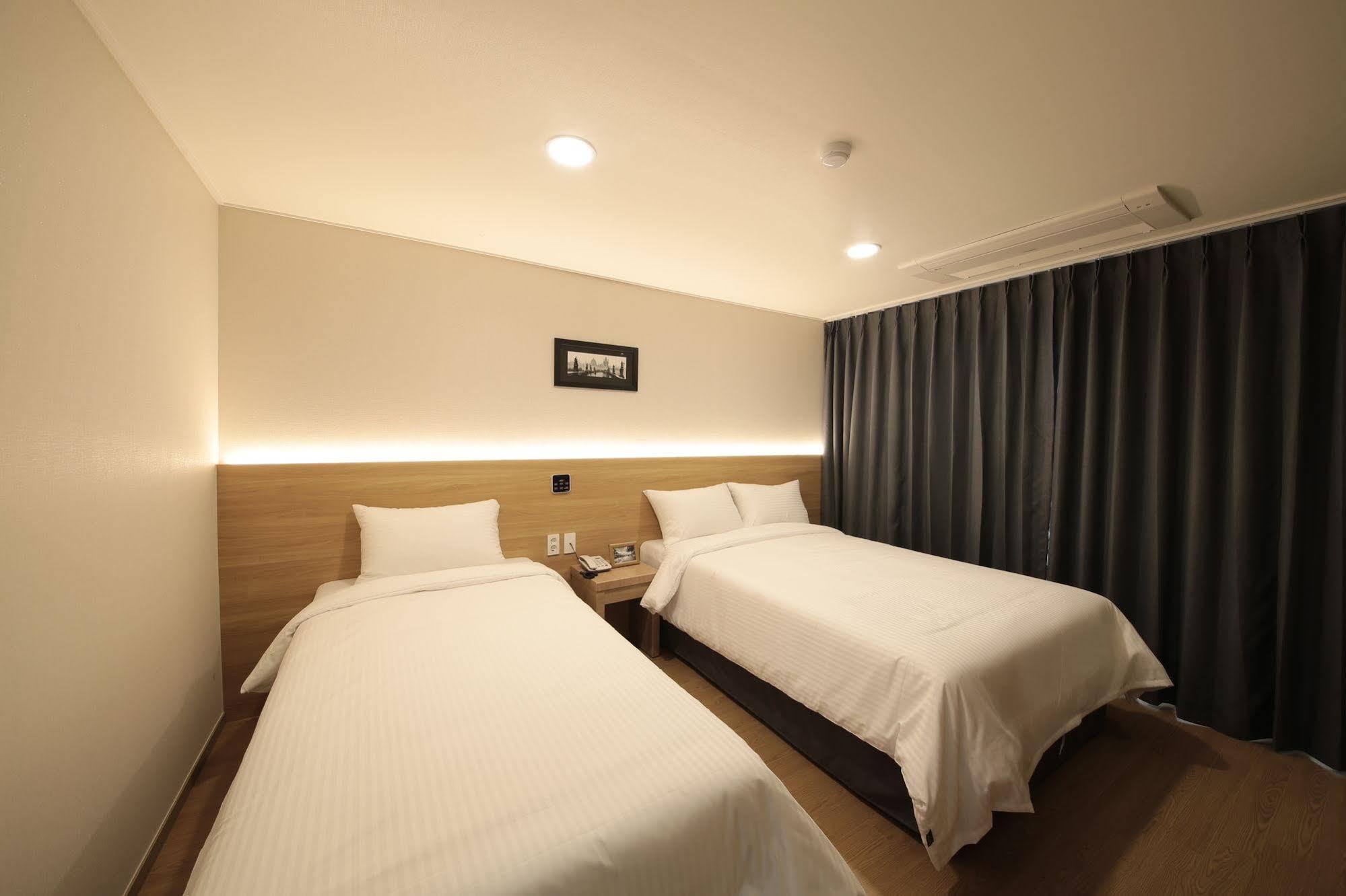 Harbor Hotel Jeju Bagian luar foto